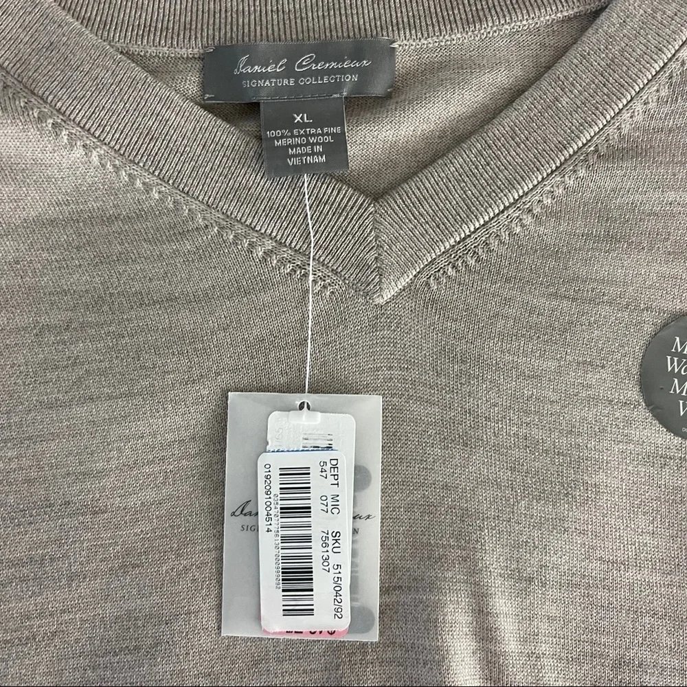✅ NWT Daniel Cremieux Signature V-Neck wool sweater XL